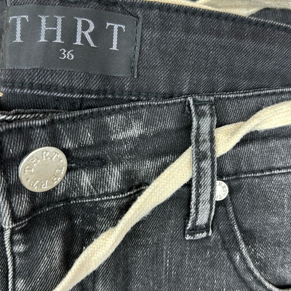 THRT DENIM FEATURE BLACK SKINNY JEANS - Picture 5 of 5